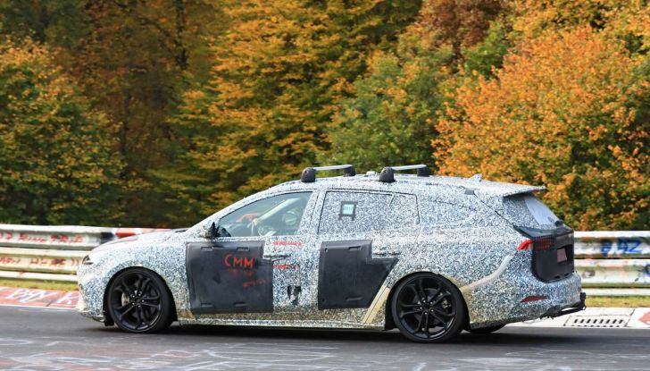 Ford Focus Station Wagon 2018, ultimi test drive in vista del debutto - Foto 7 di 16
