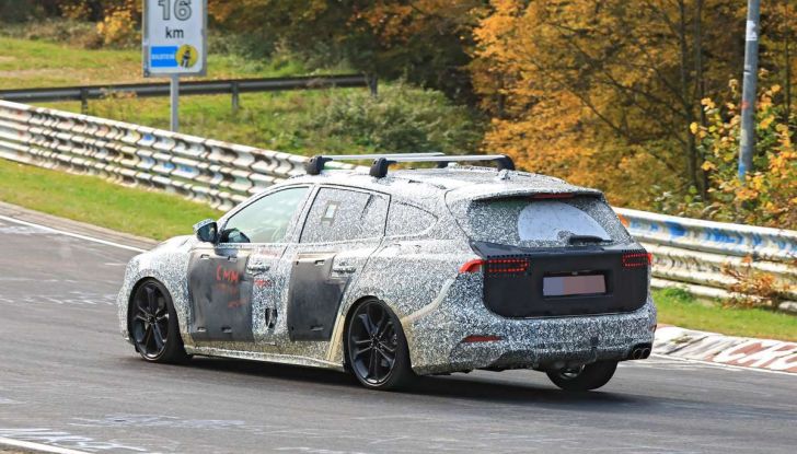 Ford Focus Station Wagon 2018, ultimi test drive in vista del debutto - Foto 8 di 16