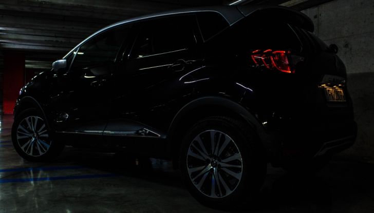 Prova su strada Renault Captur 2017: il crossover agile e spigliato - Foto 32 di 37