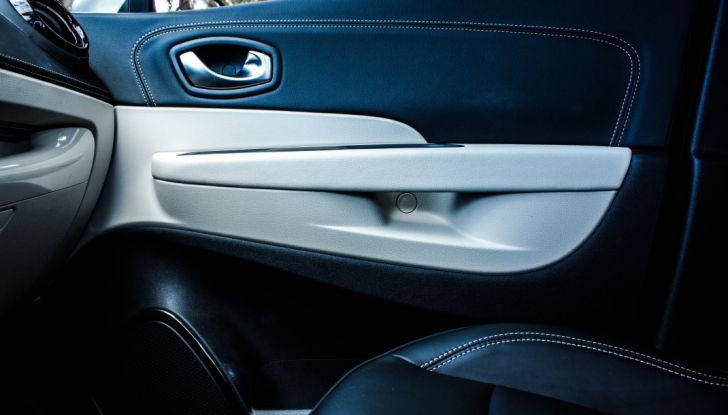 Prova su strada Renault Captur 2017: il crossover agile e spigliato - Foto 37 di 37