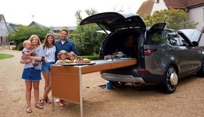 La Land Rover Discovery di Jamie Oliver è una cucina a 4 ruote