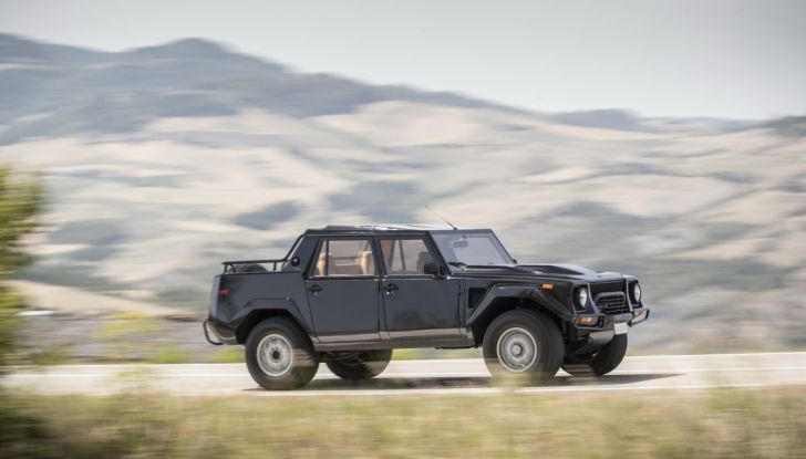 Il ritorno del Lamborghini LM002 in attesa del SUV Urus - Foto 6 di 27