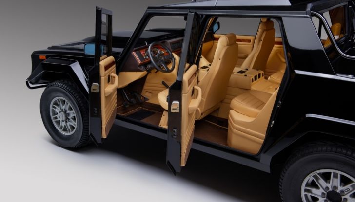 Il ritorno del Lamborghini LM002 in attesa del SUV Urus - Foto 13 di 27