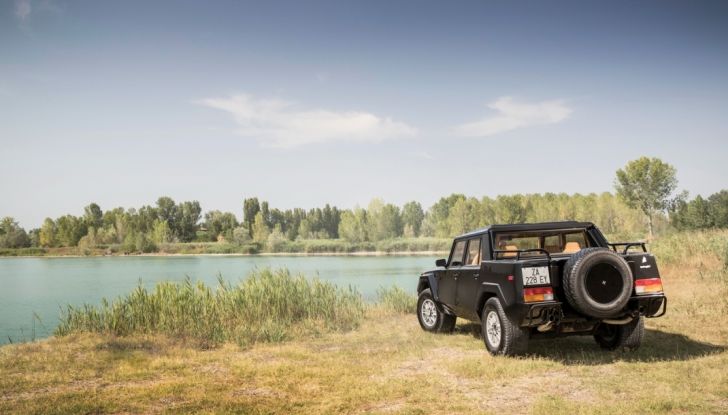 Il ritorno del Lamborghini LM002 in attesa del SUV Urus - Foto 19 di 27