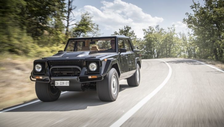 Il ritorno del Lamborghini LM002 in attesa del SUV Urus - Foto 21 di 27