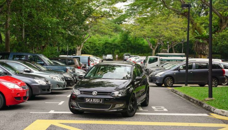 Assistente al parcheggio auto, 20 anni di innovazione Volkswagen - Foto 2 di 11