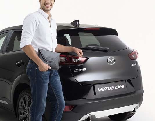 Mazda rende fashion la sua crossover CX-3 grazie a Pollini - Foto 10 di 26