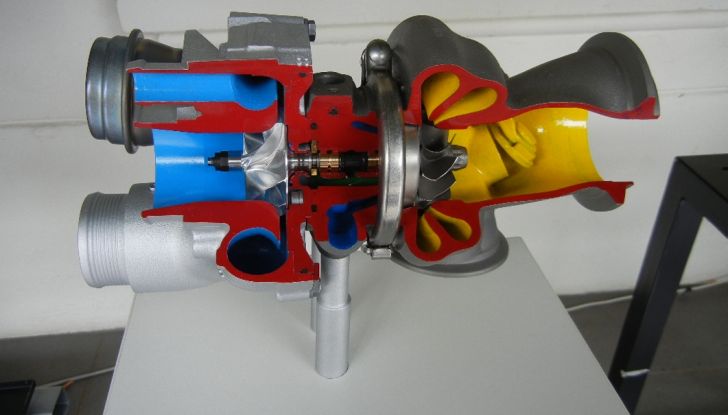 Nuova Mercedes Classe E Cabrio: Prova su strada, caratteristiche e prezzo - Foto 11 di 29