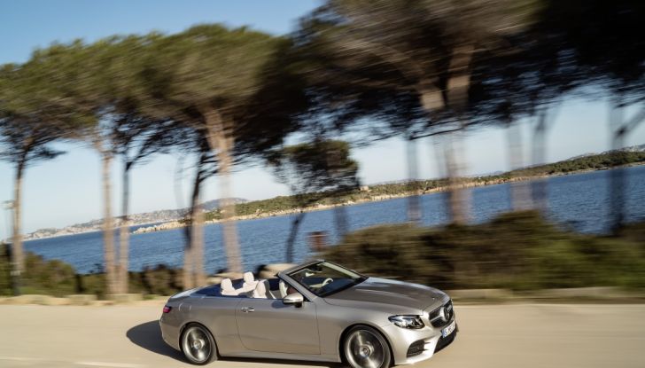 Nuova Mercedes Classe E Cabrio: Prova su strada, caratteristiche e prezzo - Foto 16 di 29