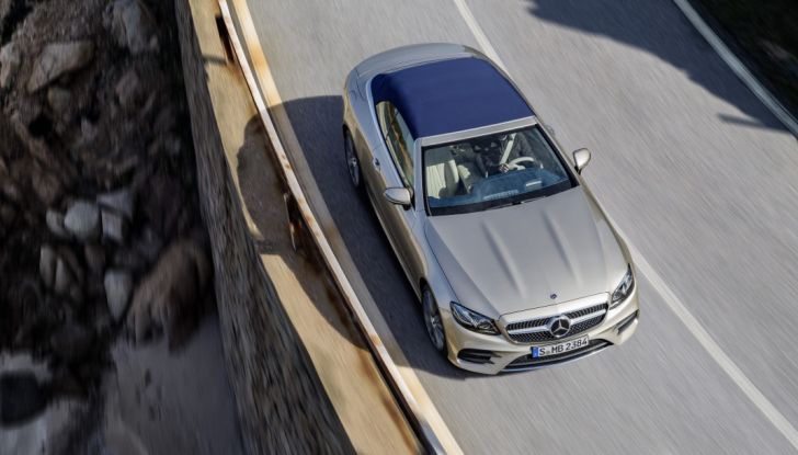 Nuova Mercedes Classe E Cabrio: Prova su strada, caratteristiche e prezzo - Foto 19 di 29