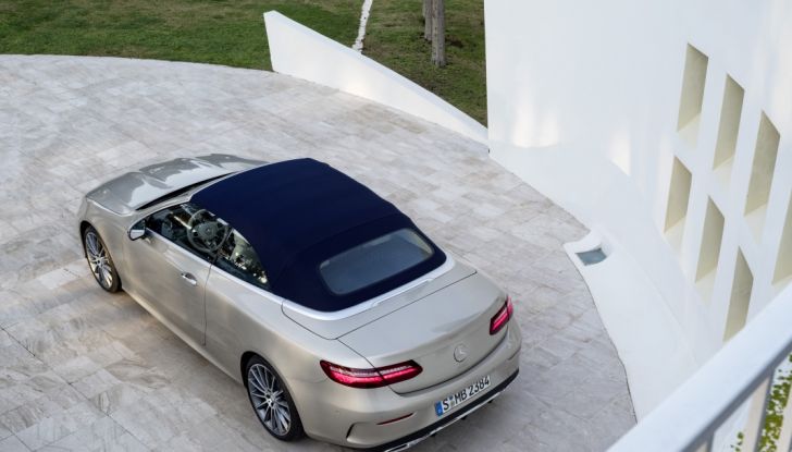 Nuova Mercedes Classe E Cabrio: Prova su strada, caratteristiche e prezzo - Foto 20 di 29