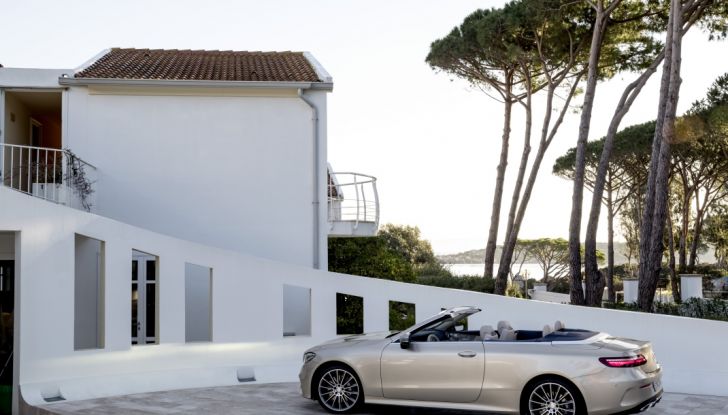 Nuova Mercedes Classe E Cabrio: Prova su strada, caratteristiche e prezzo - Foto 22 di 29