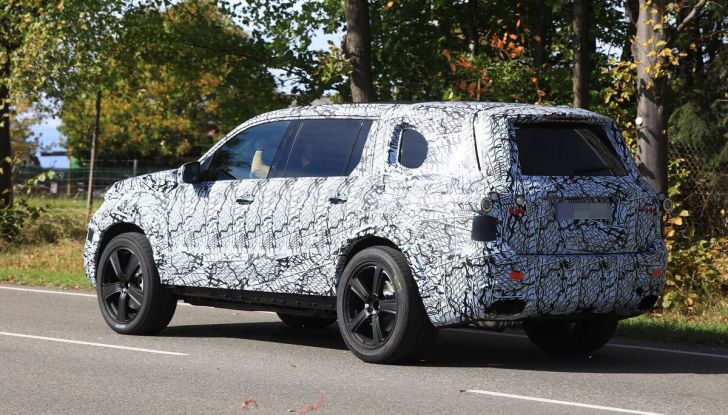Mercedes GLS 2019, nuove immagini spia del maxi SUV - Foto 24 di 30