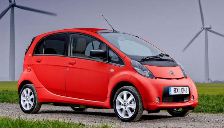 Nel 1997 il web nel 2017 l’auto elettrica - Foto 5 di 16