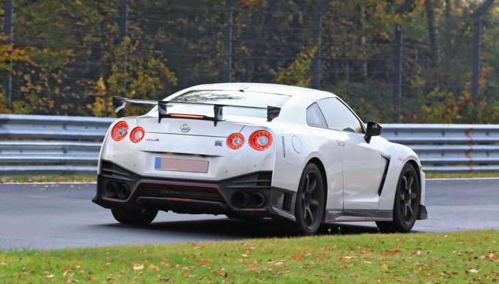 Nissan GT-R Nismo MY 2018, collaudi e ultimi test su pista - Foto 20 di 23