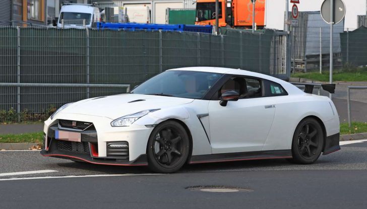 Nissan GT-R Nismo MY 2018, collaudi e ultimi test su pista - Foto 10 di 23