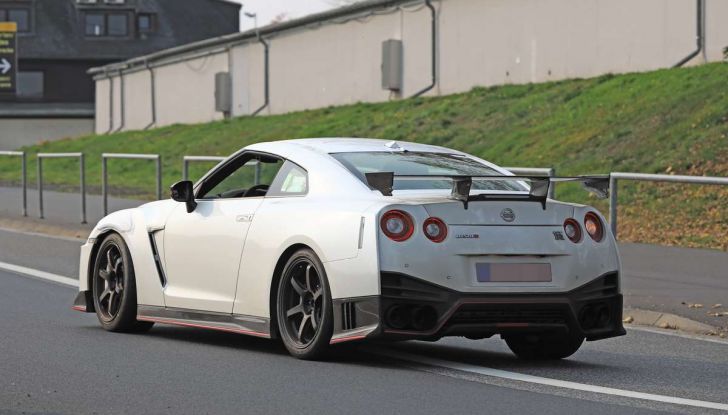 Nissan GT-R Nismo MY 2018, collaudi e ultimi test su pista - Foto 9 di 23