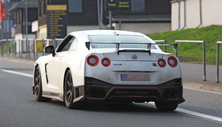 Nissan GT-R Nismo MY 2018, collaudi e ultimi test su pista - Foto 14 di 23