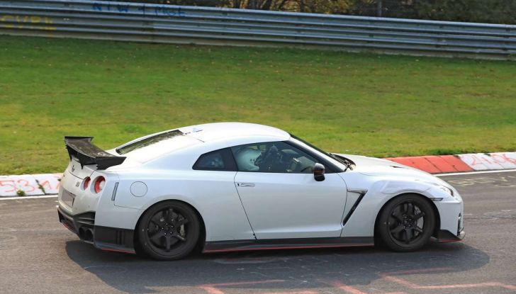 Nissan GT-R Nismo MY 2018, collaudi e ultimi test su pista - Foto 6 di 23