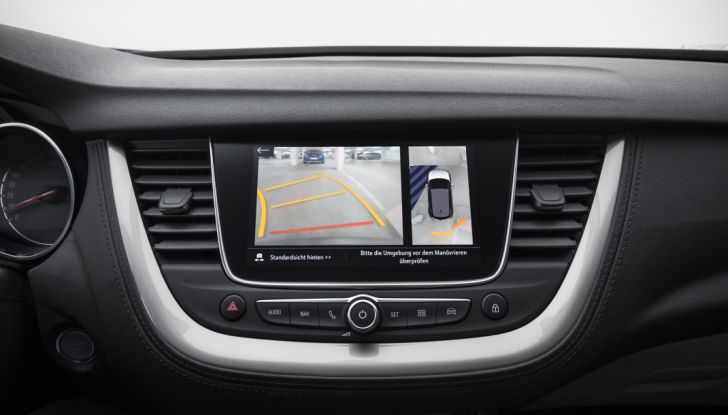 Opel Grandland X: test drive, caratteristiche e prezzi del crossover polivalente - Foto 10 di 25