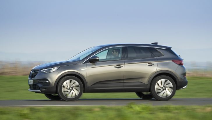 Opel Grandland X: test drive, caratteristiche e prezzi del crossover polivalente - Foto 15 di 25