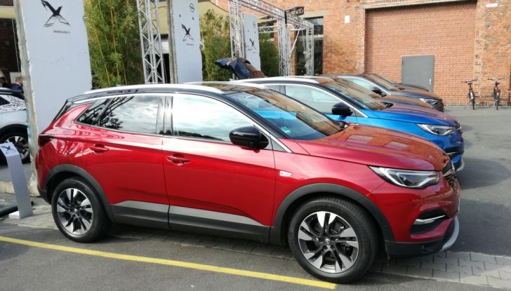 Opel Grandland X: test drive, caratteristiche e prezzi del crossover polivalente - Foto 21 di 25