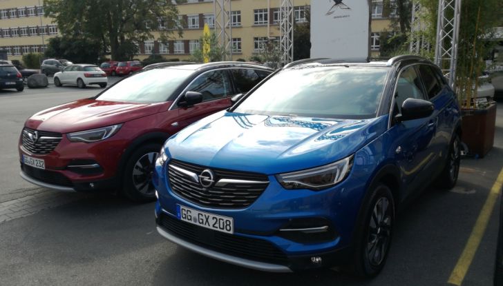 Opel Grandland X: test drive, caratteristiche e prezzi del crossover polivalente - Foto 23 di 25