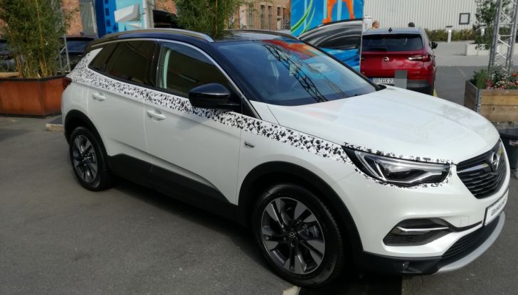 Opel Grandland X: test drive, caratteristiche e prezzi del crossover polivalente - Foto 24 di 25