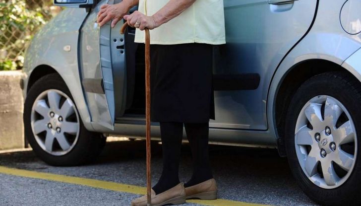 Patente auto: in Italia oltre 60mila novantenni al volante - Foto 3 di 5