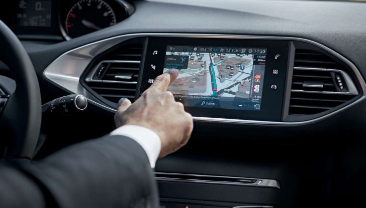 Peugeot 308: sistemi di assistenza alla guida - Foto 1 di 14