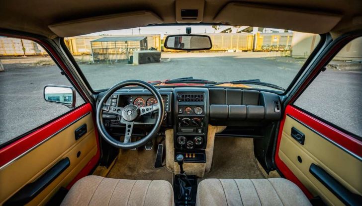 Renault R5 Turbo 2 Evolution del 1985, opera d’arte su ruote - Foto 26 di 45