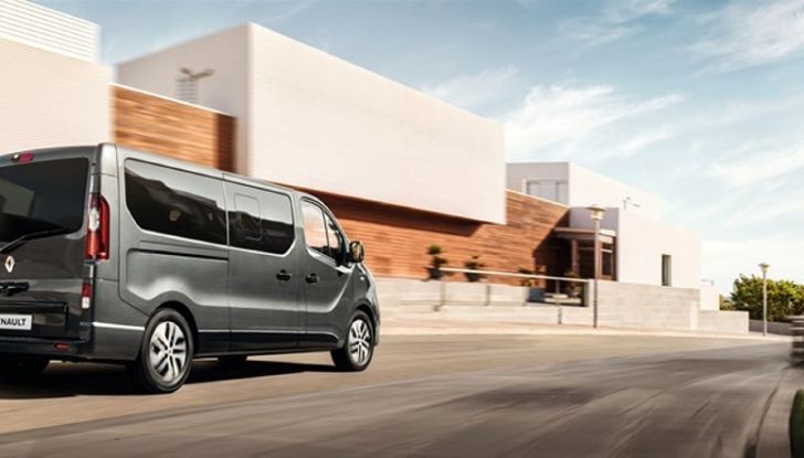 Renault Trafic SpaceClass, il salotto business: versioni, motori e prezzi - Foto 12 di 22