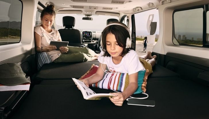 Renault Trafic SpaceClass, il salotto business: versioni, motori e prezzi - Foto 14 di 22