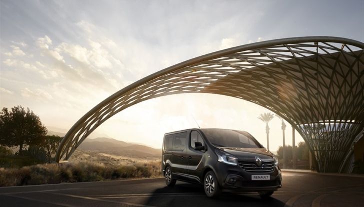 Renault Trafic SpaceClass, il salotto business: versioni, motori e prezzi - Foto 17 di 22