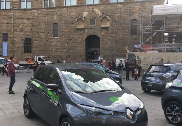 Renault e il Car Sharing 100% elettrico a Firenze - Foto 1 di 16
