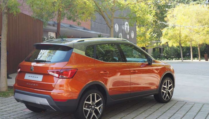 Seat Arona, la prova su strada del SUV compatto a Barcellona - Foto 1 di 48