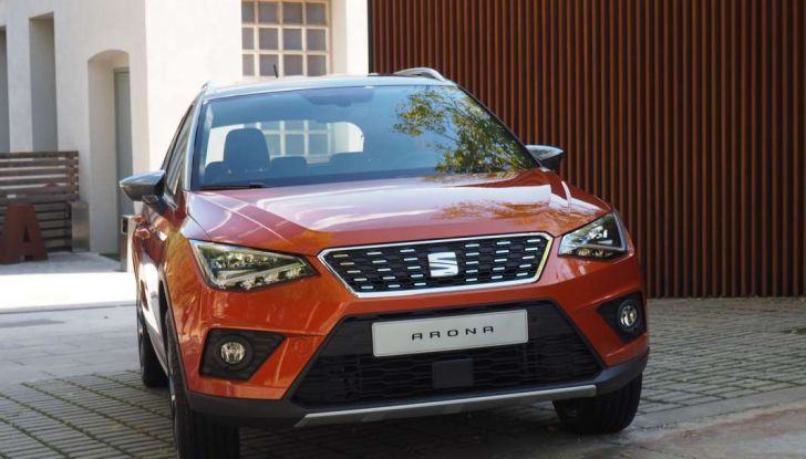 Seat Arona, la prova su strada del SUV compatto a Barcellona - Foto 2 di 48