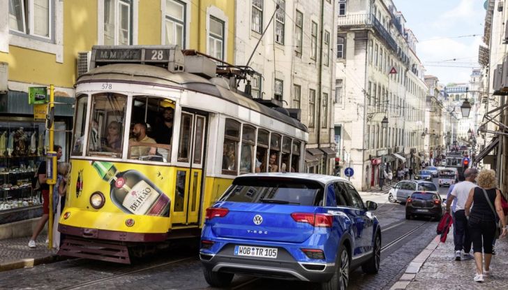 Volkswagen T-Roc e la nuova campagna social con Winnie Harlow - Foto 5 di 39