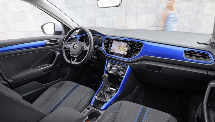 Volkswagen T-Roc e la nuova campagna social con Winnie Harlow - Foto 11 di 39