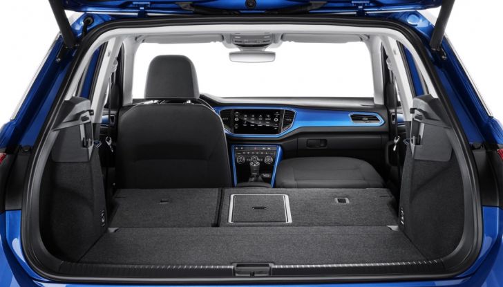 Volkswagen T-Roc e la nuova campagna social con Winnie Harlow - Foto 13 di 39