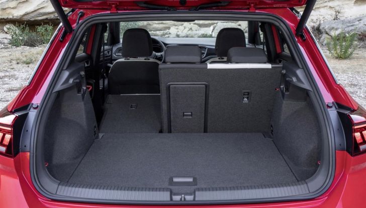 Volkswagen T-Roc e la nuova campagna social con Winnie Harlow - Foto 20 di 39