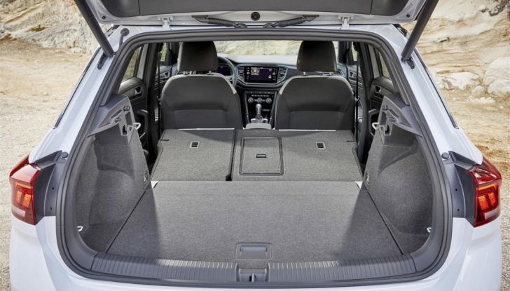 Volkswagen T-Roc e la nuova campagna social con Winnie Harlow - Foto 31 di 39