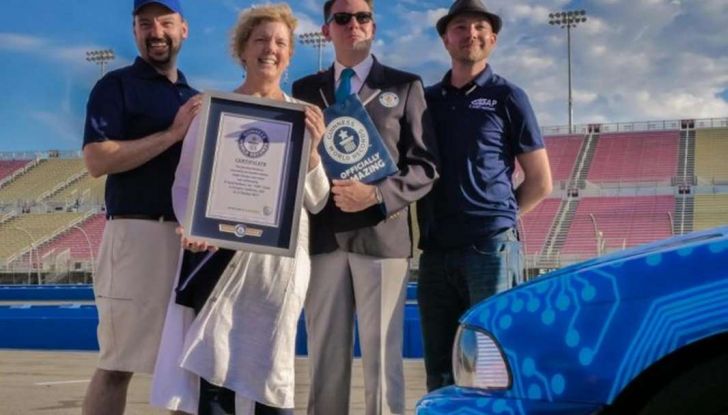 Auto elettrica con materiali riciclati: l’autonomia è da record - Foto 5 di 11