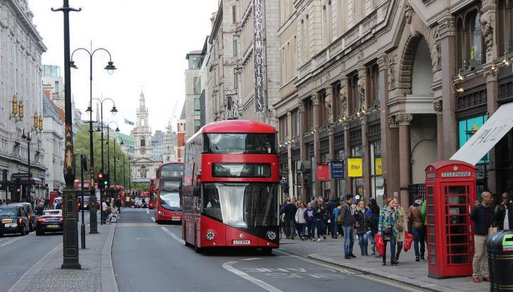 A Londra arrivano gli autobus che viaggiano a caffè - Foto 9 di 12