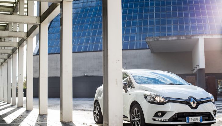 Renault Clio Duel la fashion car Berlina e Sporter sempre più glamour - Foto 18 di 29