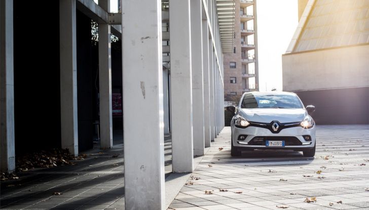 Renault Clio Duel la fashion car Berlina e Sporter sempre più glamour - Foto 20 di 29