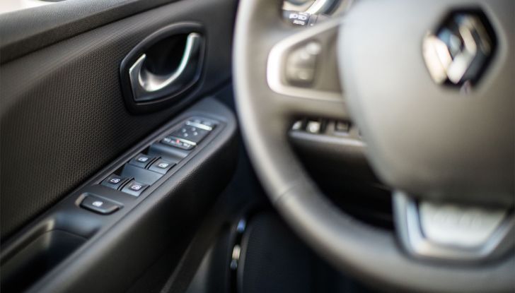 Renault Clio Duel la fashion car Berlina e Sporter sempre più glamour - Foto 27 di 29