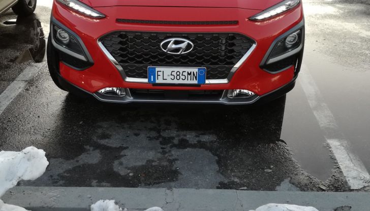 Prova su strada Hyundai Kona: il Crossover 4×4 tra prestazioni e avanguardia - Foto 8 di 19