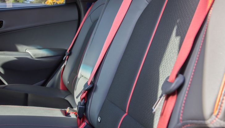 Prova su strada Hyundai Kona: il Crossover 4×4 tra prestazioni e avanguardia - Foto 5 di 19