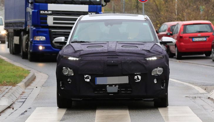 Hyundai Kona EV 2018, il SUV a emissioni zero segue la filosofia Ioniq - Foto 2 di 12